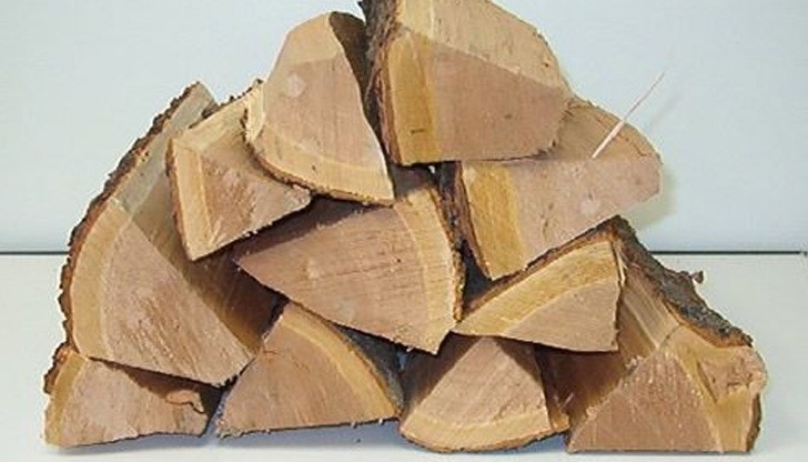 Крадци ще се топлят с дърва за 500 лв. Крадци ще се топлят с дърва за 500 лв.