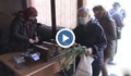 Русенци се стекоха в църквите, за да запалят свещичка за здраве