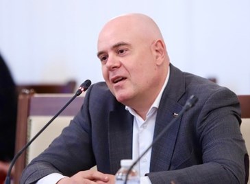 Иван Гешев изнесе моноспектакъл в комисията "Нотариуса"