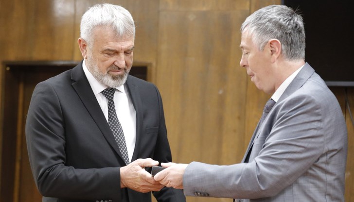 Досегашният областен управител на Русе обяви намерението си при предаване на поста на Драгомир Дамянов