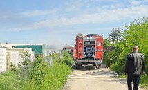 Пожарът в Русе е станал на фирмена площадка за съхранение на химикали