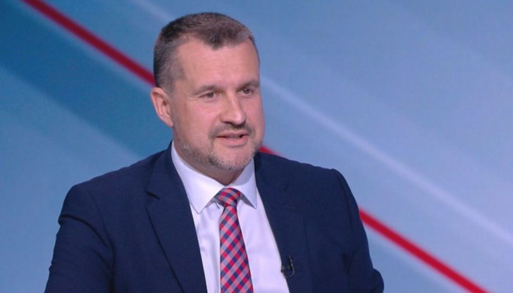 Единствено БСП остана ясна алтернатива на ГЕРБ и Бойко Борисов, заяви политологът