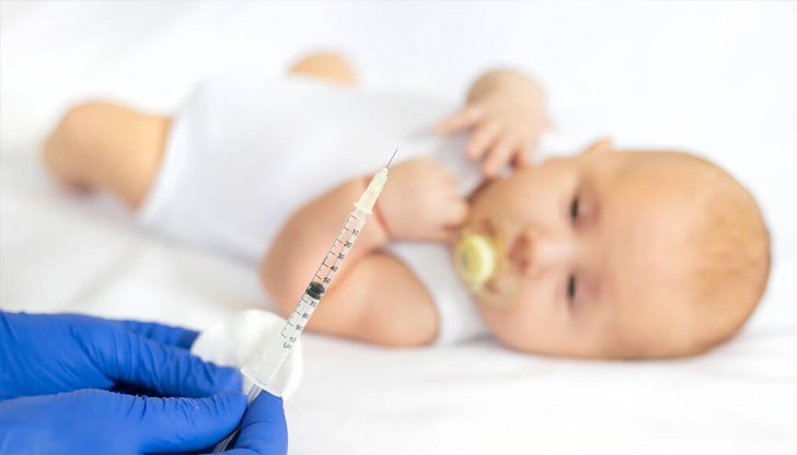 Следващите две ваксинации срещу дифтерия, тетанус и коклюш също се изместват по-рано, когато бебето навърши съответно 10 и 14 седмици