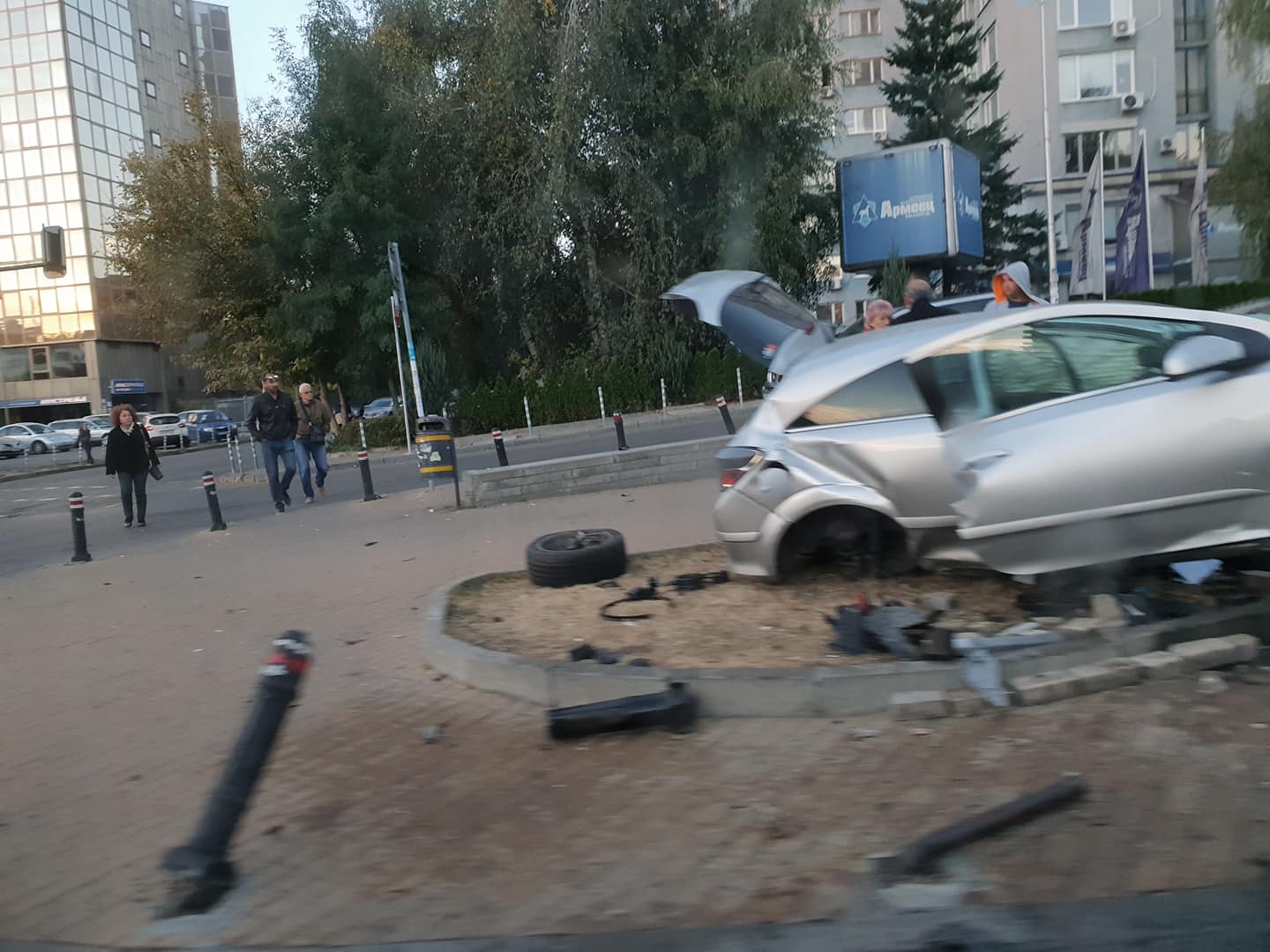 Зрелищна <strong class='keys'>катастрофа</strong> в <strong class='keys'>София</strong>