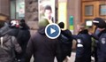 Киевската милиция се предаде в ръцете на протестиращите