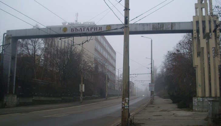 Тъжно е бул. "Трети март"  да посрещне Националния празник без нито едно българско знаме