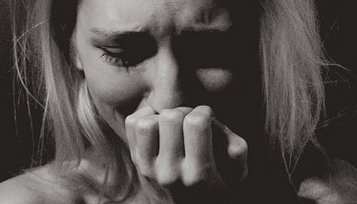 Изповедта на една българка: Ще сложа край на скапания си живот! Синът ми ослепя, храня 6 гърла с 450 лв. Изповедта на една българка: Ще сложа край на скапания си живот! Синът ми ослепя, храня 6 гърла с 450 лв.