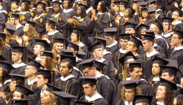 Студенти не знаят точния брой на буквите в българската азбука Студенти не знаят точния брой на буквите в българската азбука