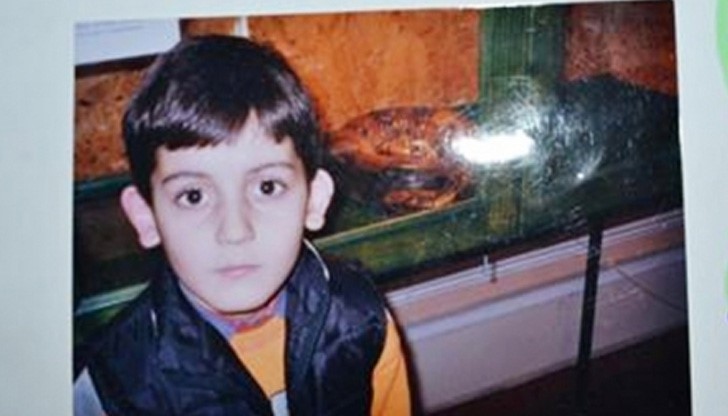 Ученик се самоуби на електрически стол, който сам си направи