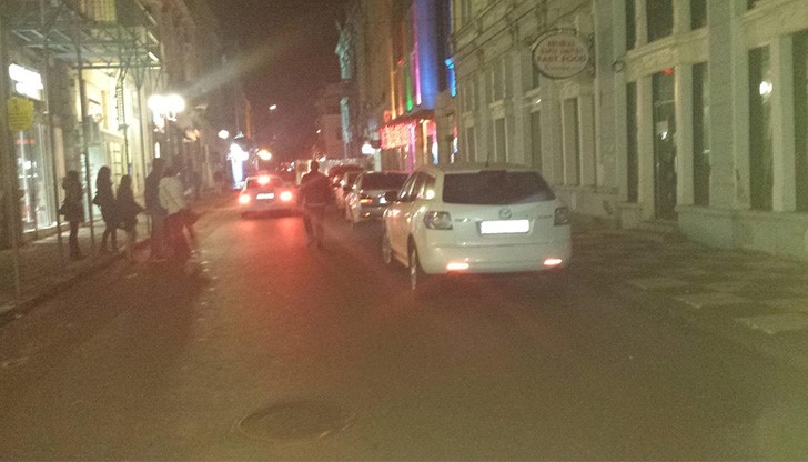 Нагло паркиране пред известен чалга клуб в Русе