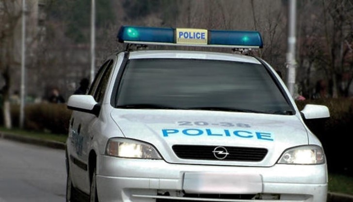 Автоджамбази задигнаха БМВ от кв. "Дружба 3", ВАЗ осъмна орисуван в "Чародейка" Автоджамбази задигнаха БМВ от кв. "Дружба 3", ВАЗ осъмна орисуван в "Чародейка"