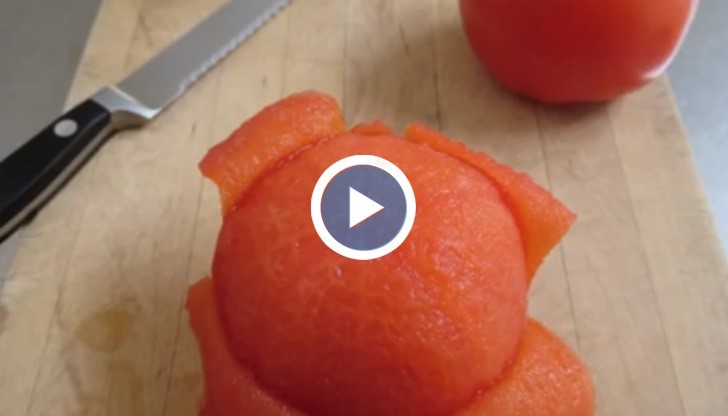 Как да обелите домат за няколко секунди