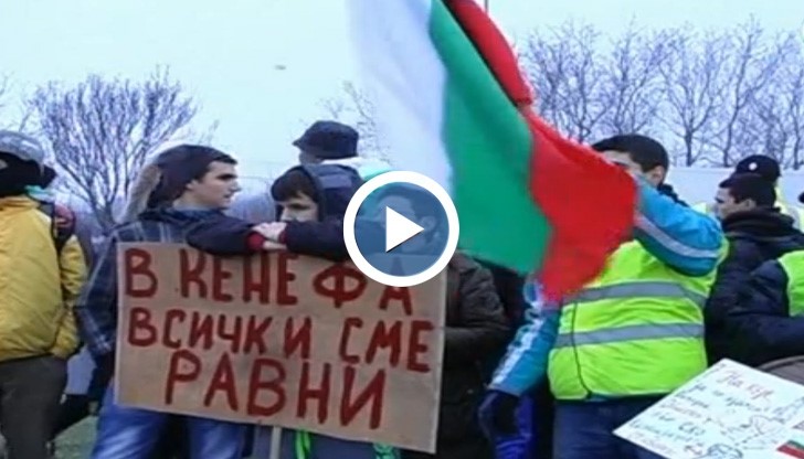 Изнервени шофьори опитаха да пробият блокадата на пътя Русе - София