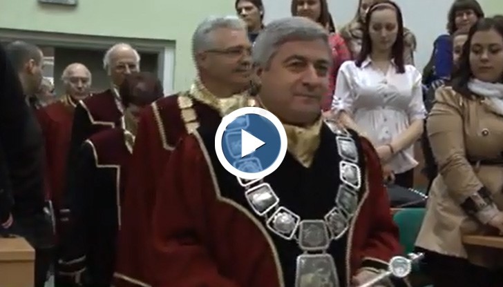 Румънски професор получи почетна титла от Русенския университет