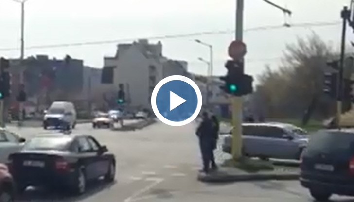 Най-лудият светофар в света е в България