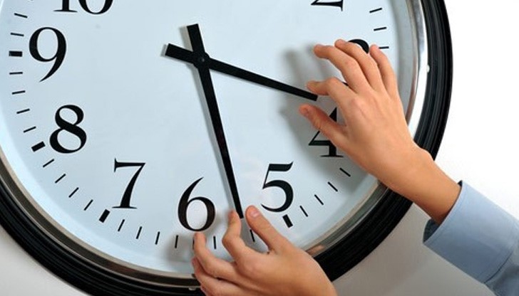 Местим часовниците с час напред Местим часовниците с час напред