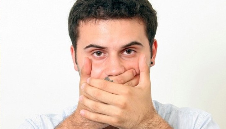 Думата, която незабавно убива доверието