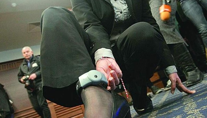 Следят 180 пандизчии с електронни гривни с GPS Следят 180 пандизчии с електронни гривни с GPS