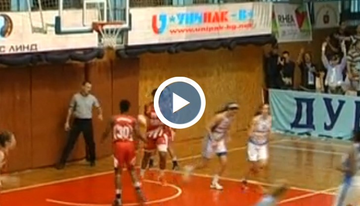 "Сините феи" разгромиха "Нефтохимик 2010"