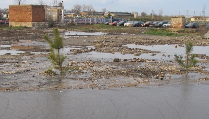 Сондаж за кладенец наводни района около ДЗС и автополигона Сондаж за кладенец наводни района около ДЗС и автополигона