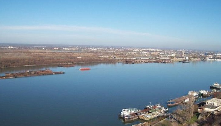 Нови 9 станции следят обстановката по река Дунав