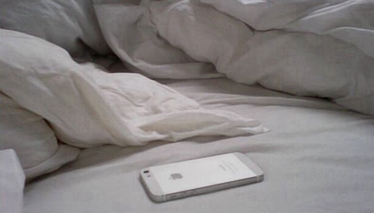 Изнесете телефона извън спалнята си! Изнесете телефона извън спалнята си!