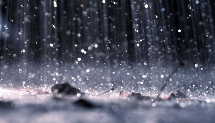 Идва най-дъждовната нощ, очакват ни интензивни валежи Идва най-дъждовната нощ, очакват ни интензивни валежи