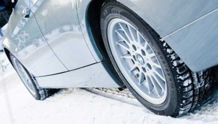 Крадци измислиха нов начин да точат гориво от автомобили Крадци измислиха нов начин да точат гориво от автомобили