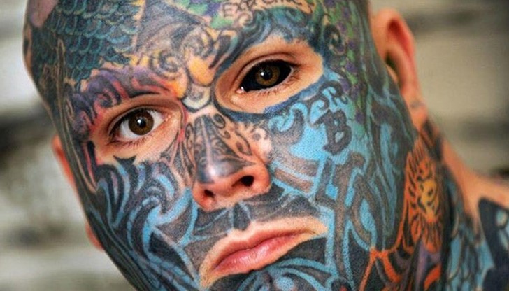 Защо най-татуираният мъж си премахва татуировките?