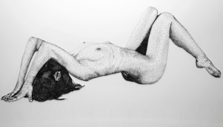 Голи мъжки и женски тела от ... пирони