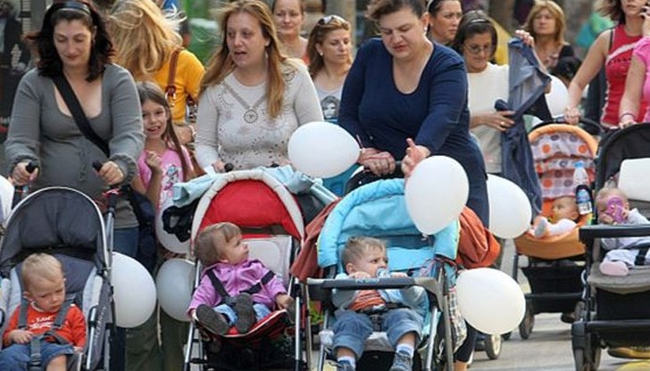 Майчинство в България е най-продължително в цяла Европа Майчинство в България е най-продължително в цяла Европа