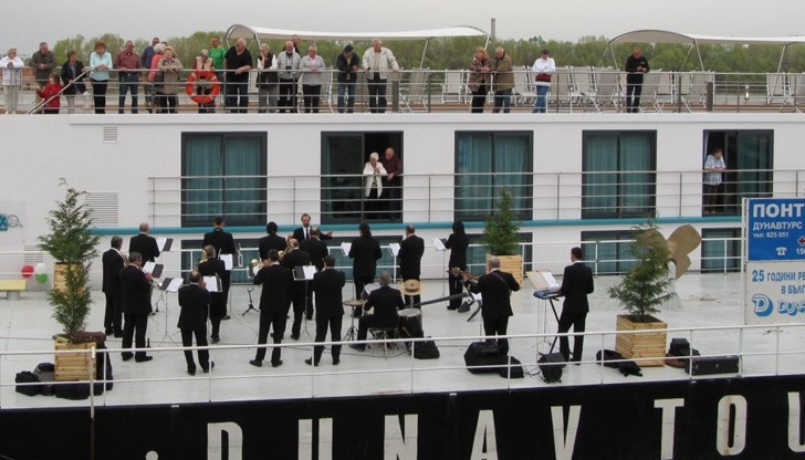 ”Дунав турс” стартира новия сезон от Амстердам