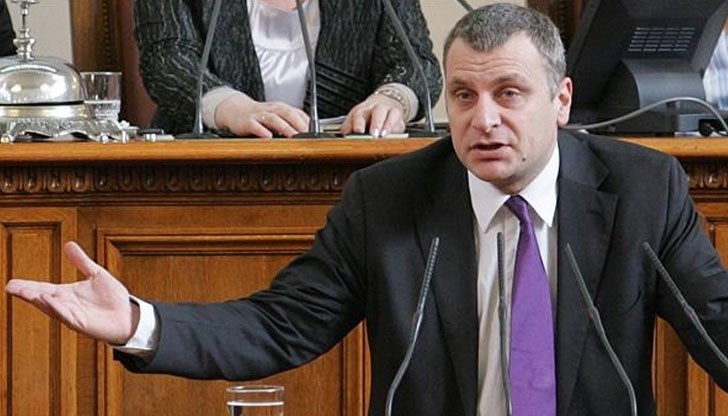 Петър Курумбашев хвърли оставка като депутат