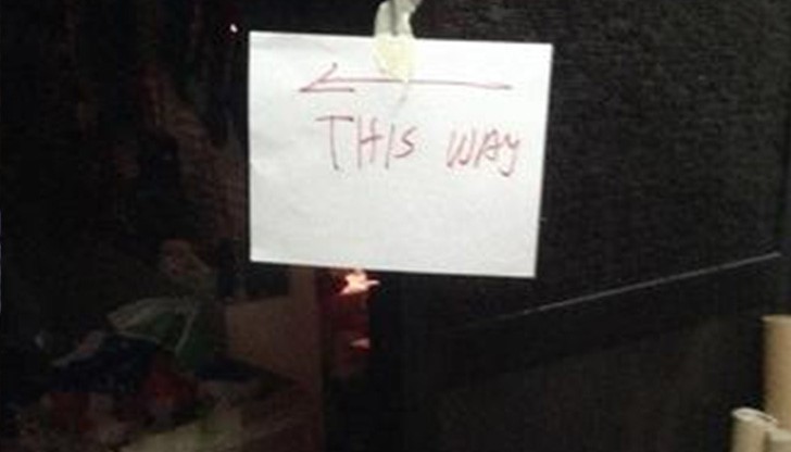 Баща оставя бележки на дъщеря си. Tя съжалява, че ги е последвала