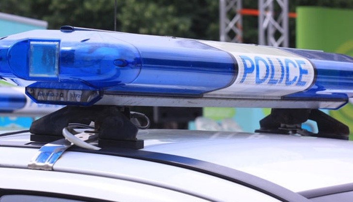 Апаши окрадоха училищен автобус Апаши окрадоха училищен автобус