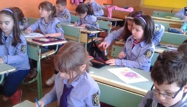 Малчугани се запознават с техники за боядисване на яйца за Великден Малчугани се запознават с техники за боядисване на яйца за Великден