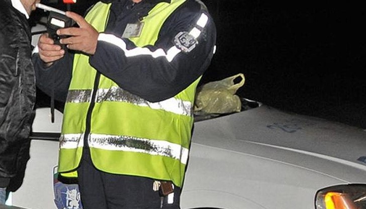 Русенец кара пиян в насрещното по бул. "България" Русенец кара пиян в насрещното по бул. "България"