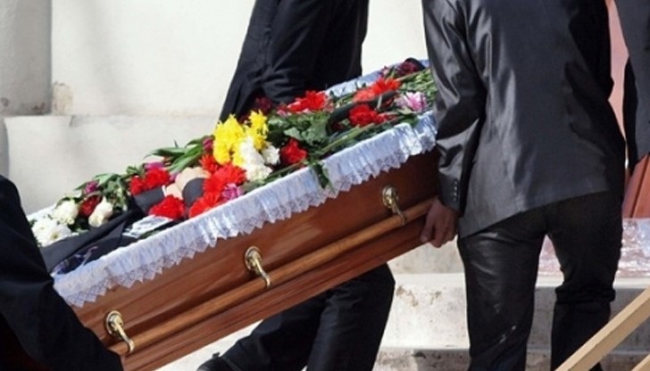 Погребално бюро изнудва майка с тялото на сина й Погребално бюро изнудва майка с тялото на сина й