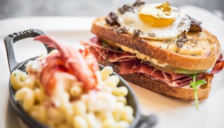 Сандвич, поръсен със злато струва 100 долара