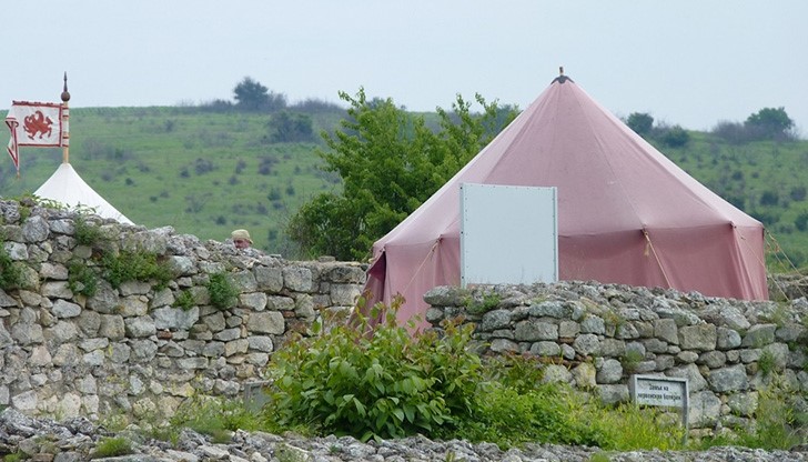 Антични състезания и демонстрации ще забавляват посетителите на фестивала в Червен Антични състезания и демонстрации ще забавляват посетителите на фестивала в Червен