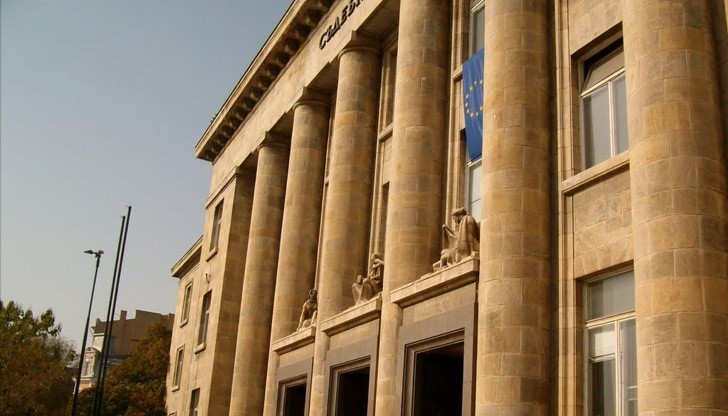 Зад решетките отива мъжът без книжка, откраднал кола, за „да я покара“ Зад решетките отива мъжът без книжка, откраднал кола, за „да я покара“