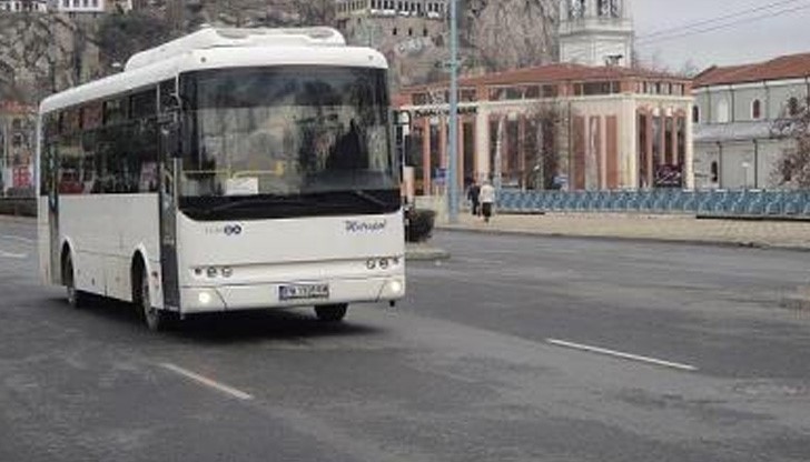 Шофьор към пътничка: Простачка, селянка, парцал! Шофьор към пътничка: Простачка, селянка, парцал!