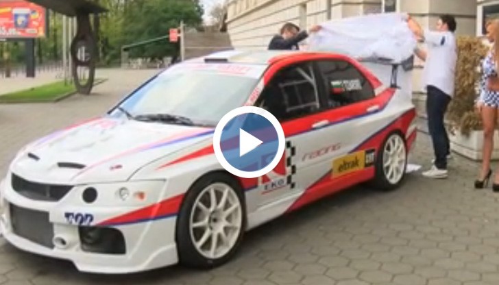 Вижте новия състезателен автомобил на Илия Царски