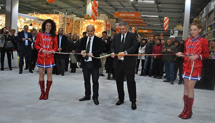 Строителен хипермаркет "Практис" отвори врати в Русе