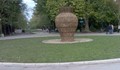 Вазата в Парка на младежта разцъфва облечена с  28 хил. цветя