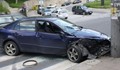Автомобил се разби в стълб, шофьорът получи гърч