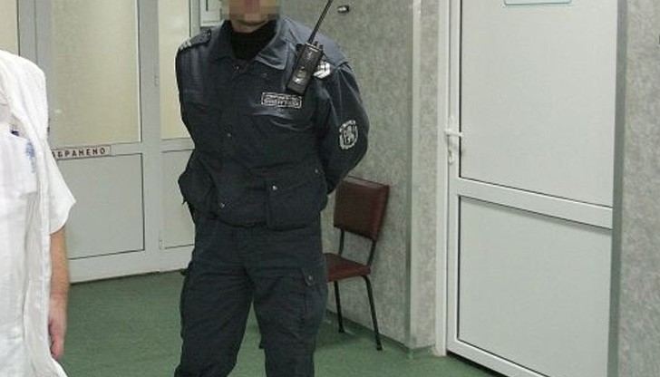 Отчаян от любов мъж се натрови с хапчета, избяга от болницата заради полиция Отчаян от любов мъж се натрови с хапчета, избяга от болницата заради полиция