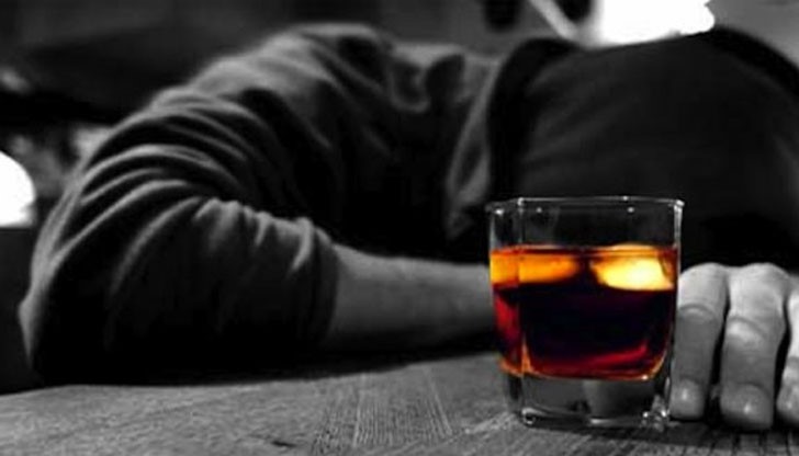 Половин милион българи са алкохолици