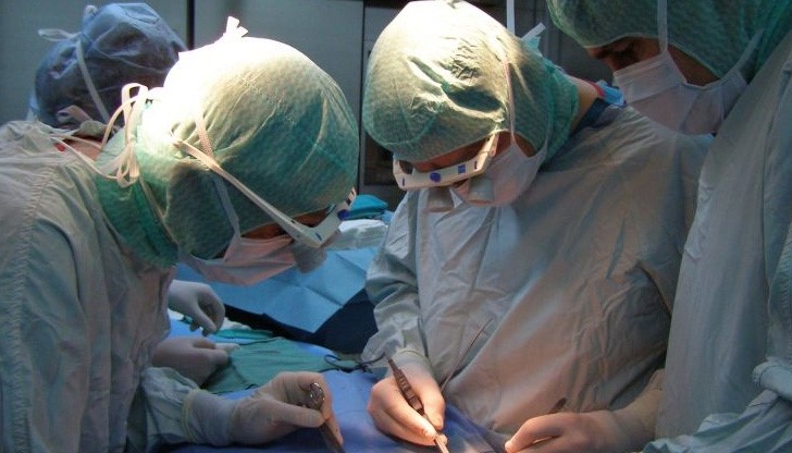 Извадиха камък, по-голям от топка за голф, от бъбрек Извадиха камък, по-голям от топка за голф, от бъбрек