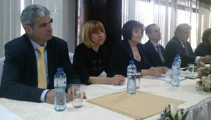 Двама преподаватели си делят приза "Учител на годината 2014" в Русе